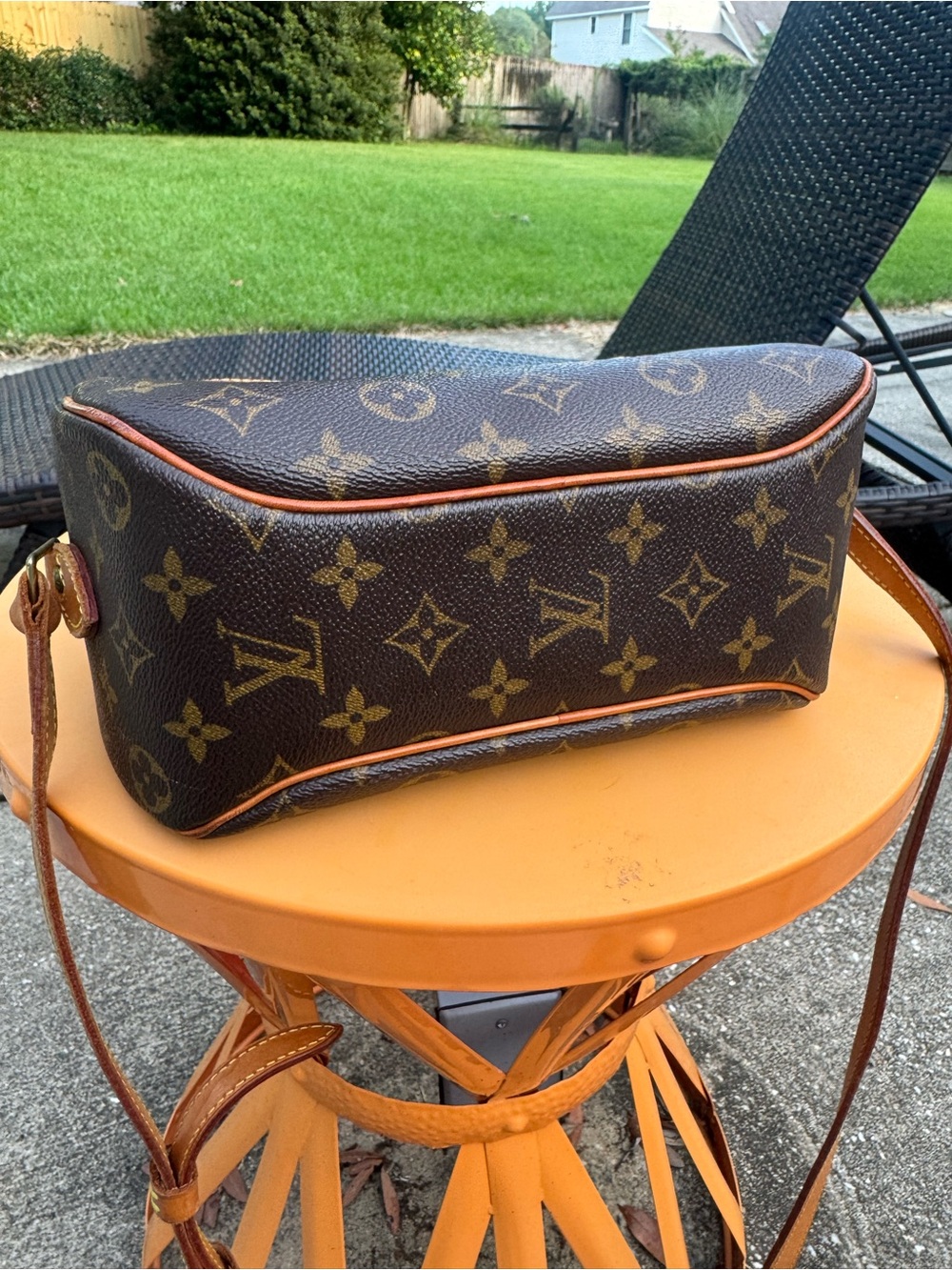 Louis Vuitton Brown Monogram Oval Crossbody with Tan Trim - Picture 3 of 11